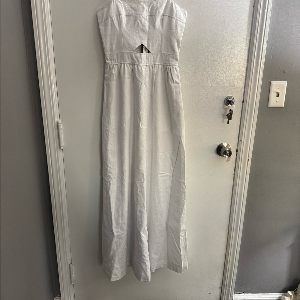 Chic White Sleeveless Maxi Dress